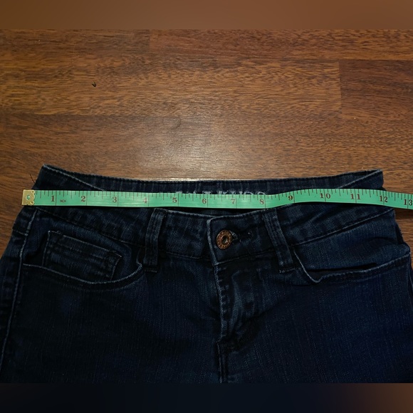 Dark Wash Cropped Skinny Jeans - Picture 7 of 8